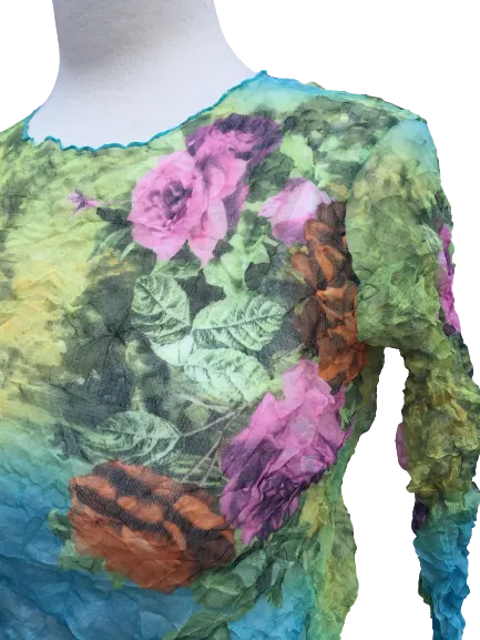 41 Long-sleeve crinkle top with floral print.  Made in France