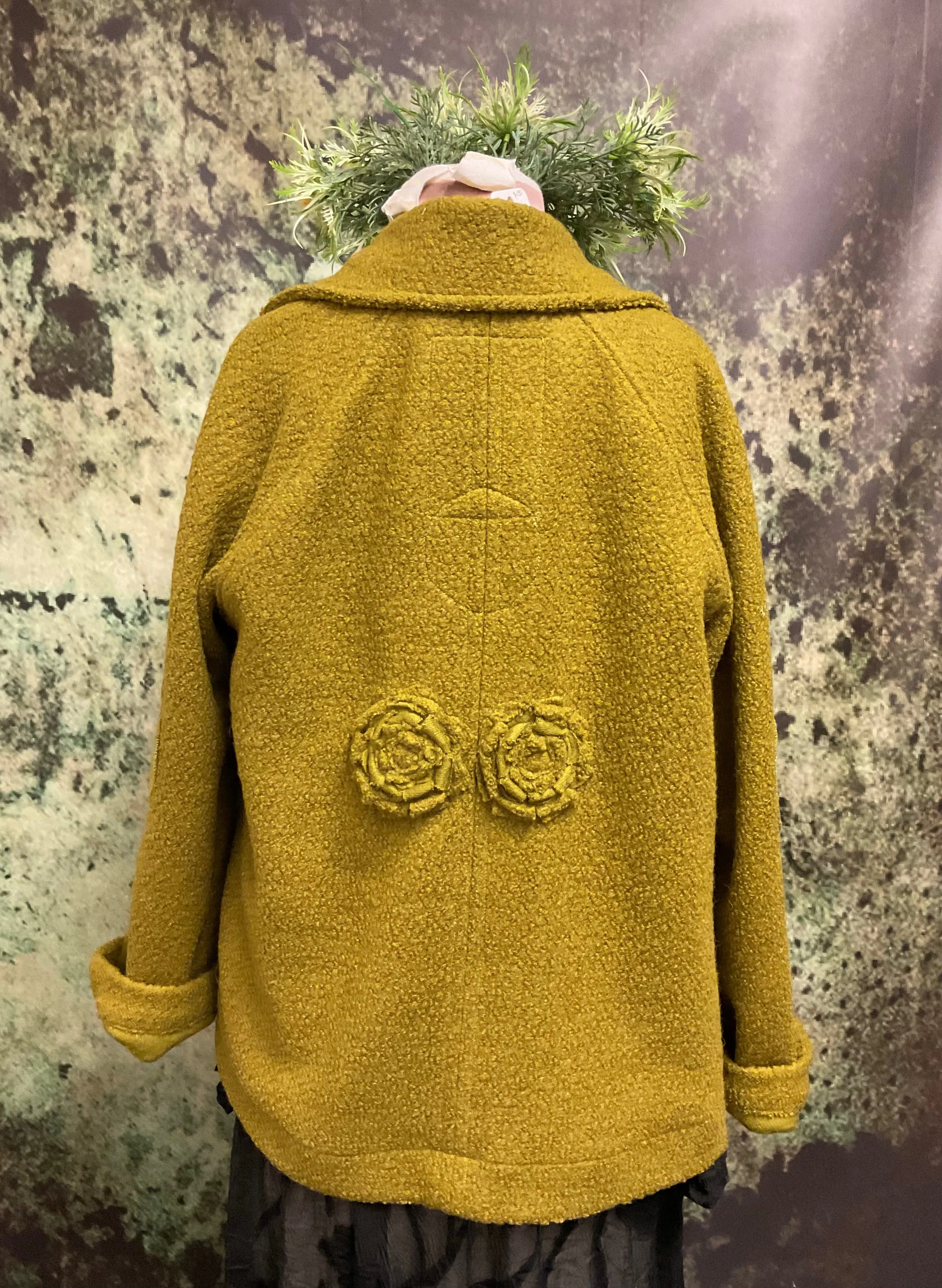 #5424 Green wool coat featuring large pockets and roses at centre back