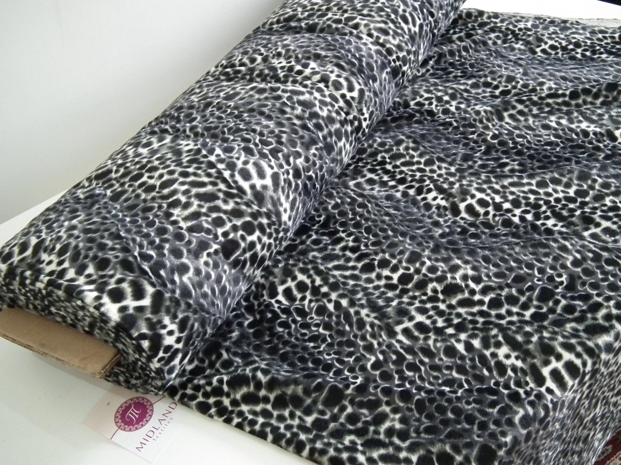 ANIMAL PRINT VELBOA FAUX FUR VELOUR FABRIC CRAFT MATERIAL 60" WIDE M220