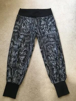 Banded jogger pocket digital snake