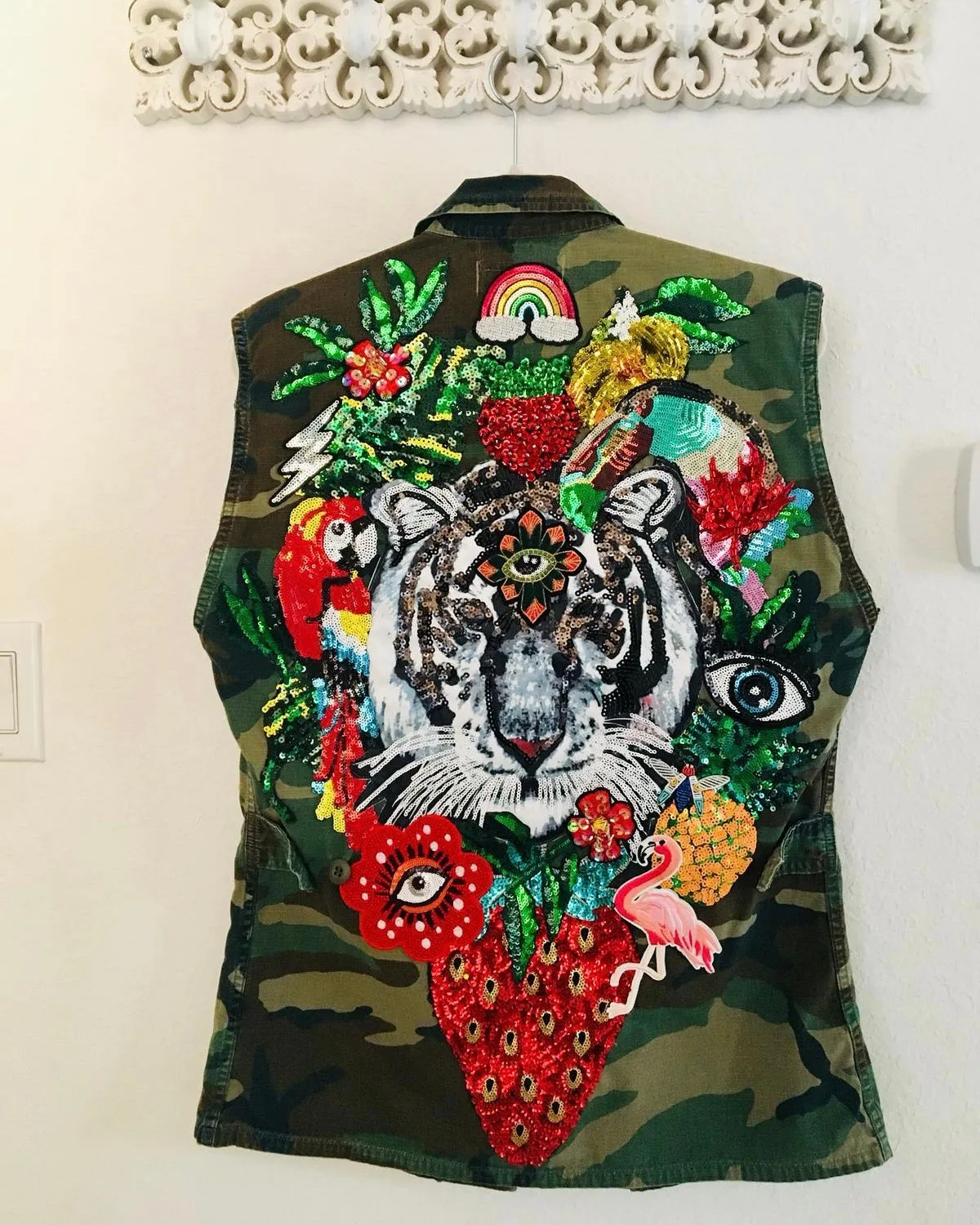 New VEST INTO THE JUNGLE