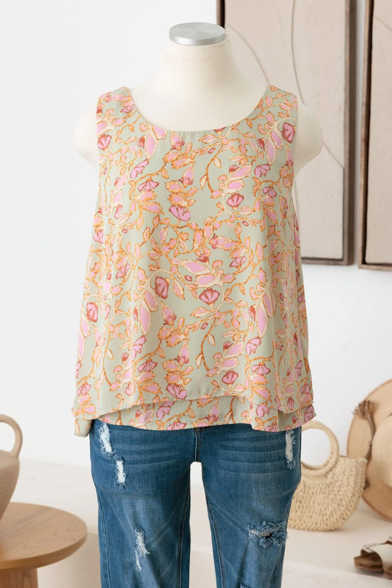 Plus Size Double Layer Sleeveless Floral Top