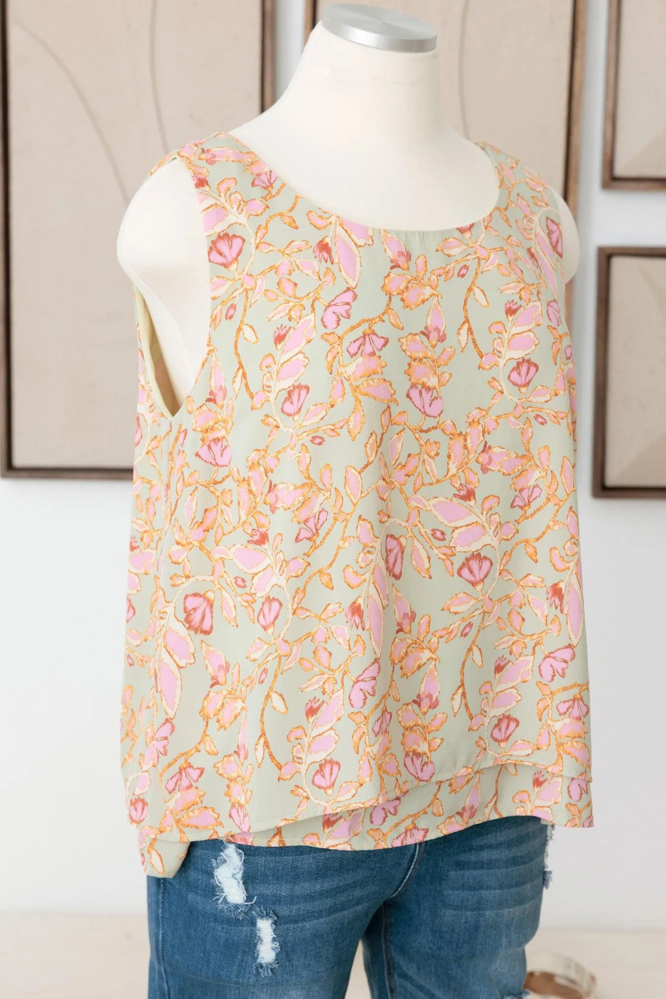 Plus Size Double Layer Sleeveless Floral Top