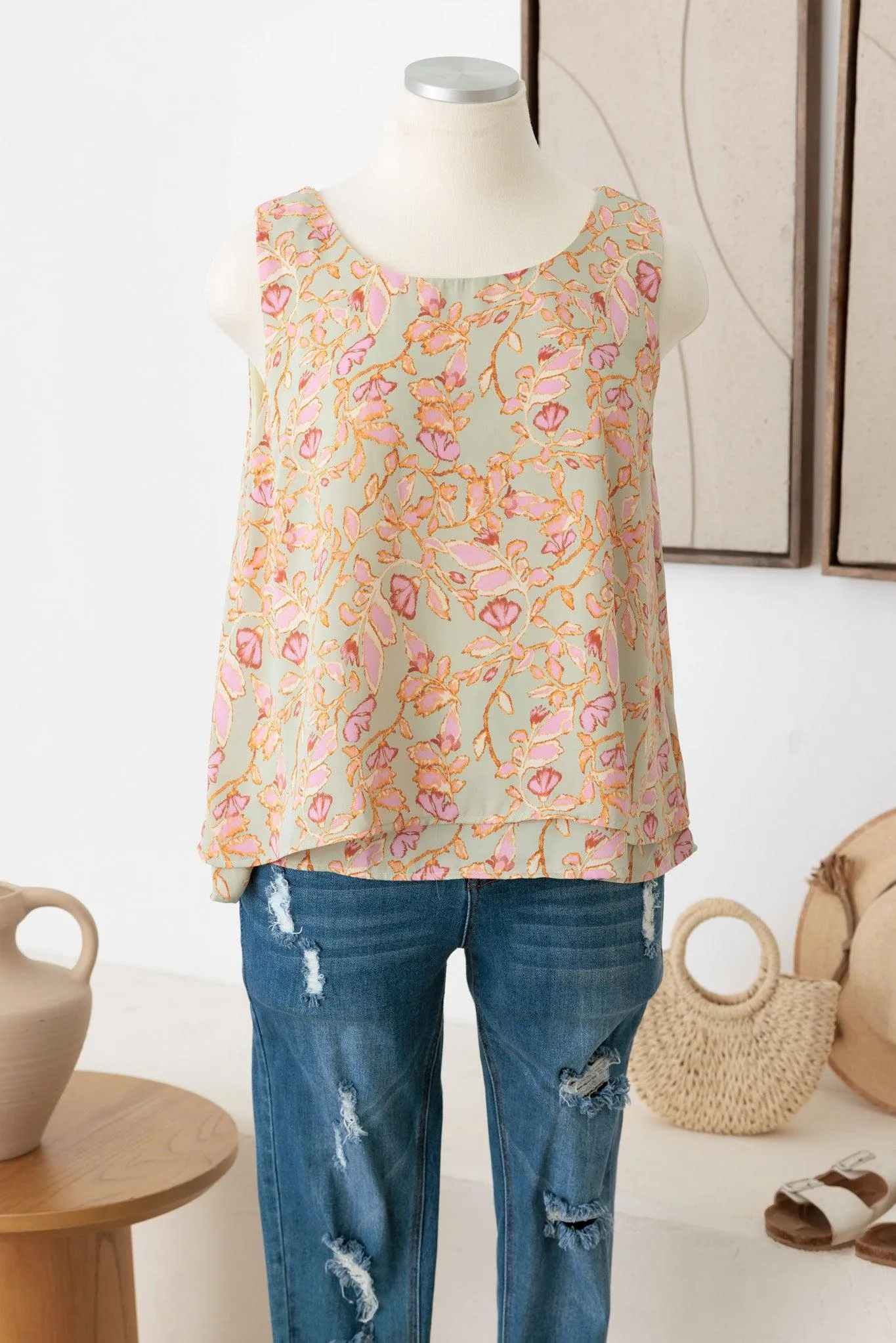 Plus Size Double Layer Sleeveless Floral Top