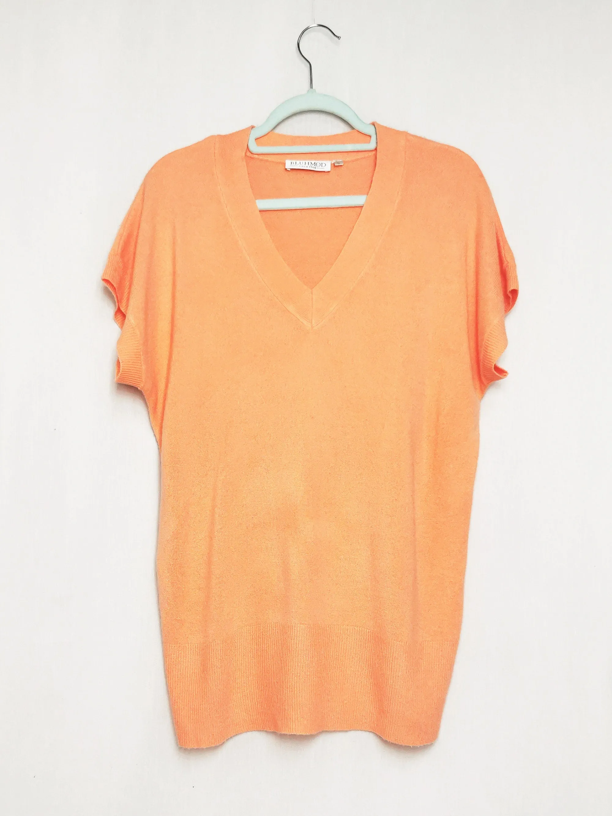 Vintage 90s peach pink minimalist knitted vest blouse top