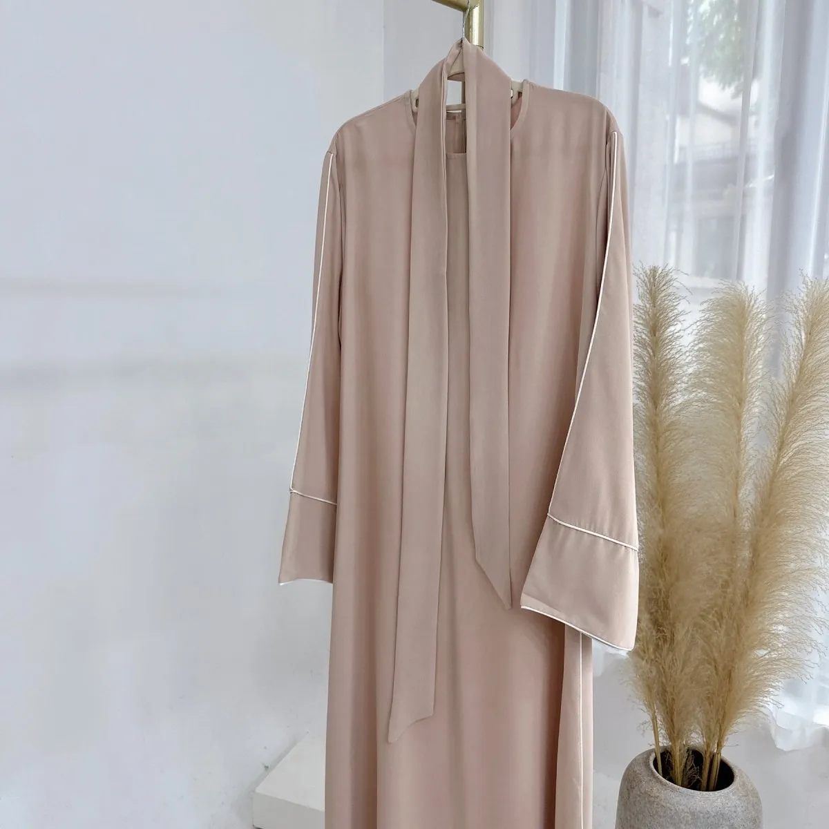 White Trimmed Velvet Abaya (MA115)